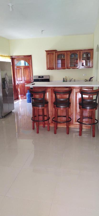 Royal Vybez Vacation Homes Spanish Town Dış mekan fotoğraf