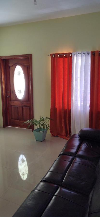 Royal Vybez Vacation Homes Spanish Town Dış mekan fotoğraf